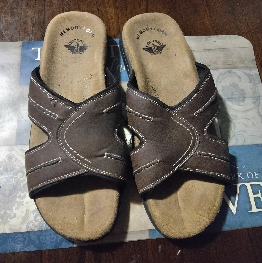 DOCKERS SUNLAND SANDALS BROWN FAUX LEATHER STRAP Memory Foam Fusion Footbed 11W